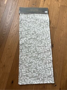 NEW Leaf-Pattern Table Runner in White and Light Sage Green 80" x 16" Embosses
